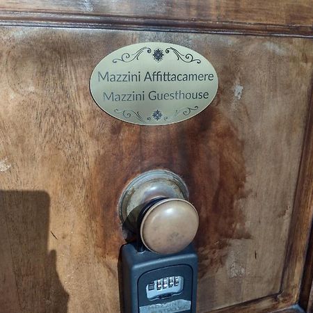 Mazzini Affittacamere Viareggio Eksteriør billede